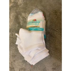 Fruit of the Loom Women’s Breathable Mesh Lightweight 6pk Ankle Socks 4-10